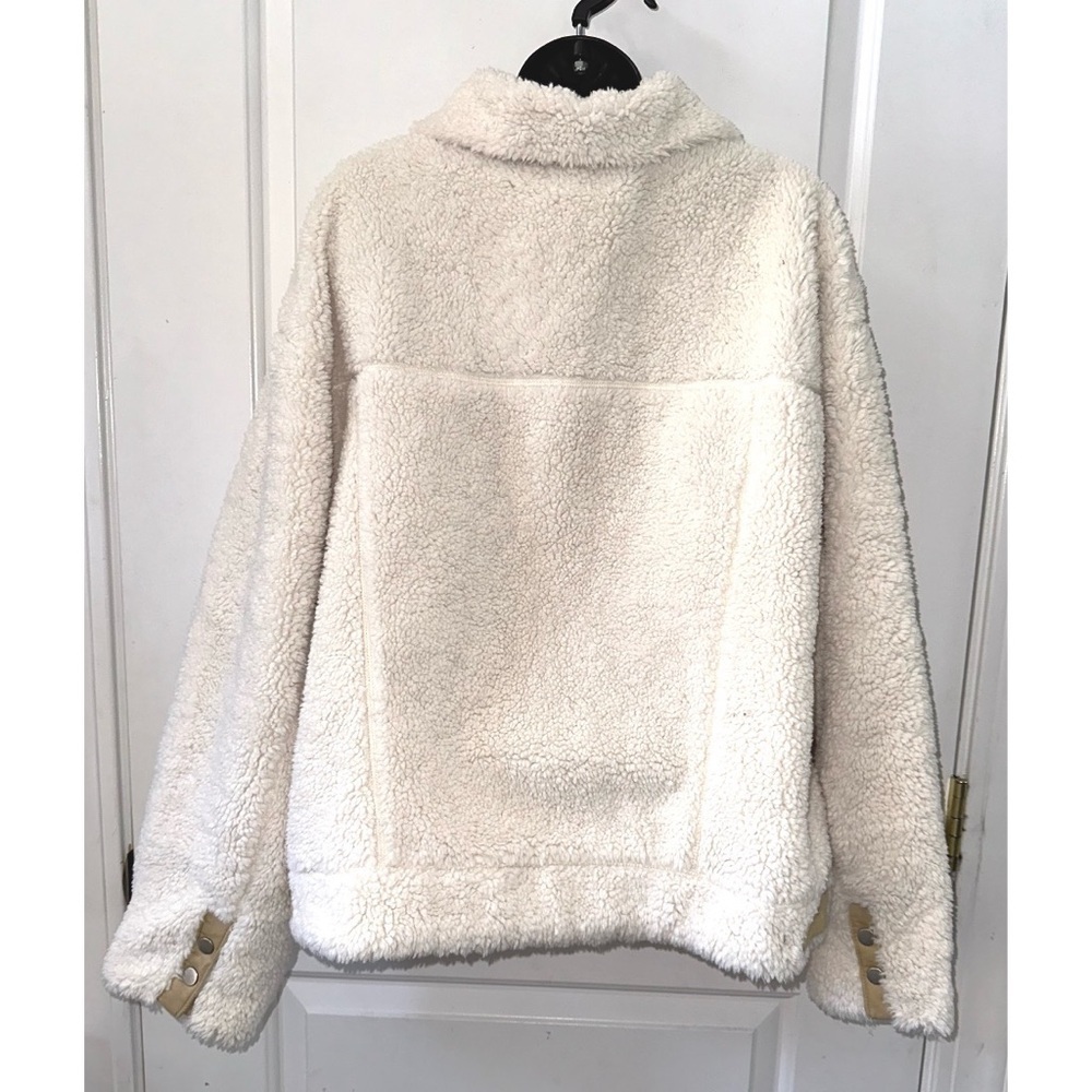 Women's Utility Faux Fur Jacket - Universal Thread White - Picture 4 of 6